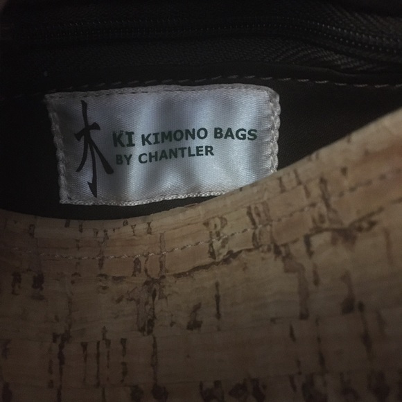 Vintage natural cork kimono cylinder crossbody bag - Picture 8 of 11